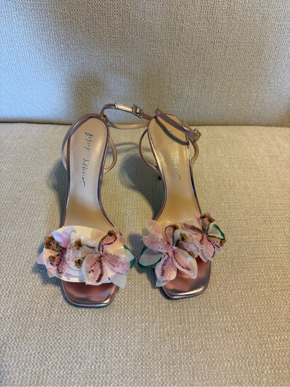 Betsey Johnson Kasie Beaded Floral Pearl Heel Dress Sandals size 8